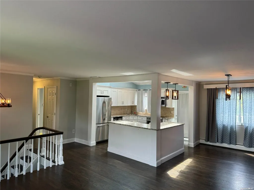14 40th Street Islip NY 11751