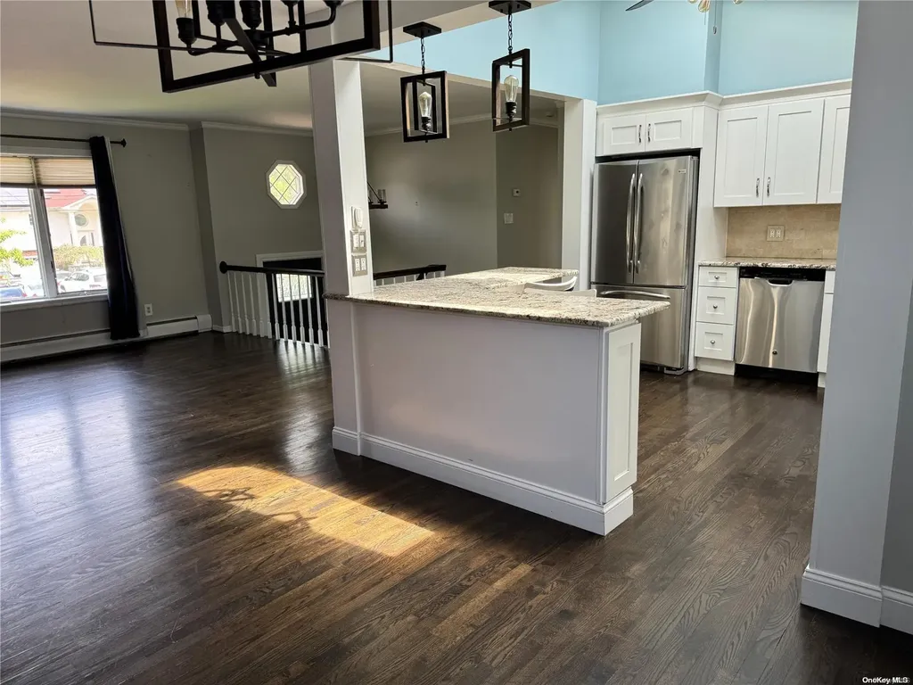14 40th Street Islip NY 11751