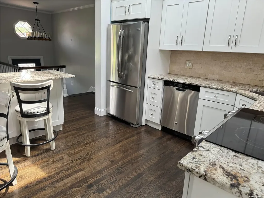 14 40th Street Islip NY 11751