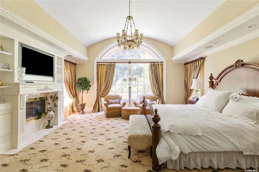 46 Morgan Drive Old Westbury NY 11568