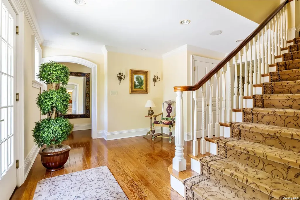 46 Morgan Drive Old Westbury NY 11568