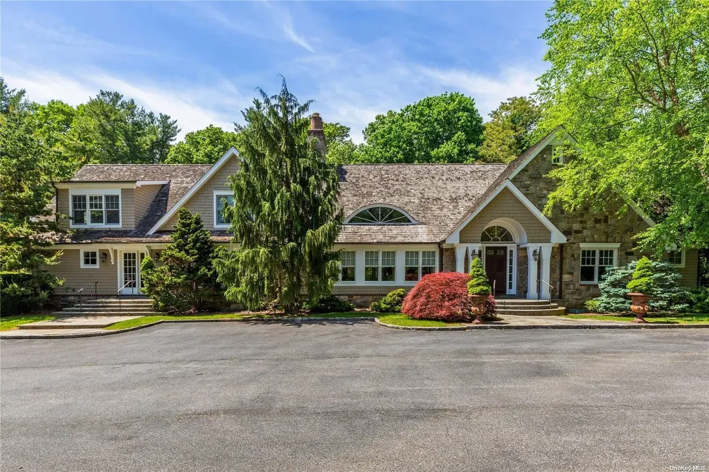 46 Morgan Drive Old Westbury NY 11568