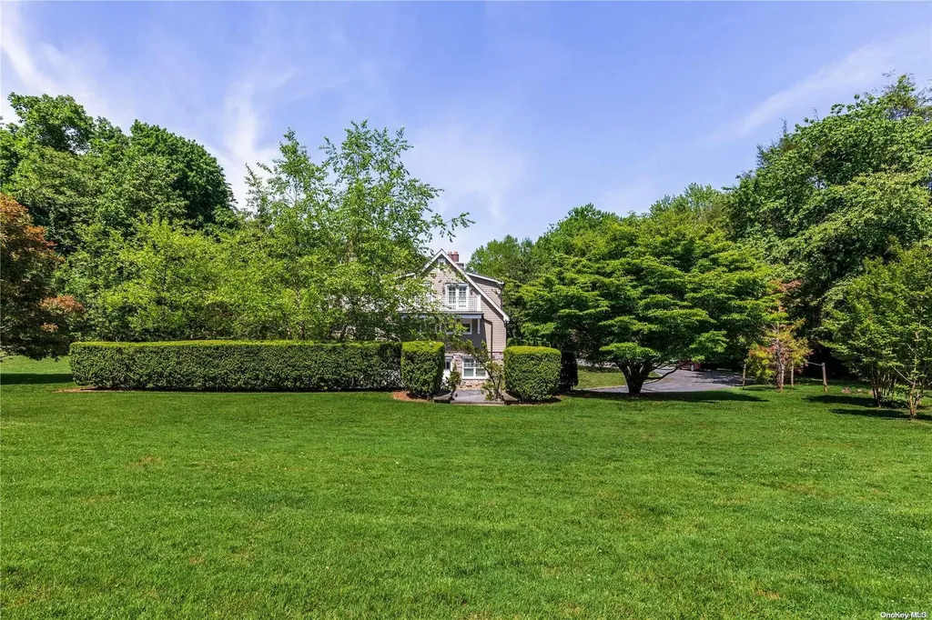 46 Morgan Drive Old Westbury NY 11568