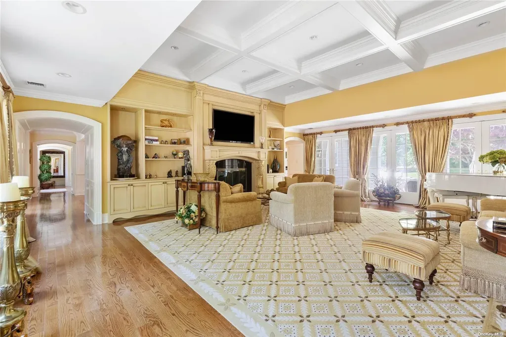 46 Morgan Drive Old Westbury NY 11568