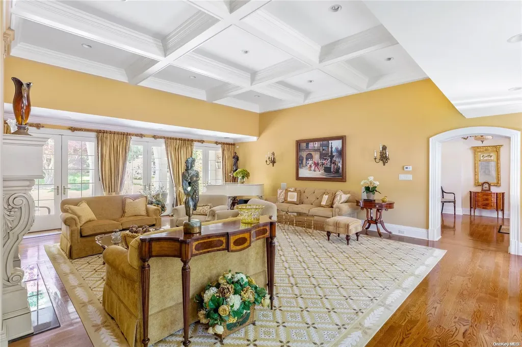 46 Morgan Drive Old Westbury NY 11568