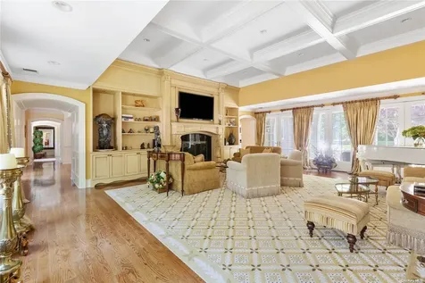 46 Morgan Drive Old Westbury NY 11568