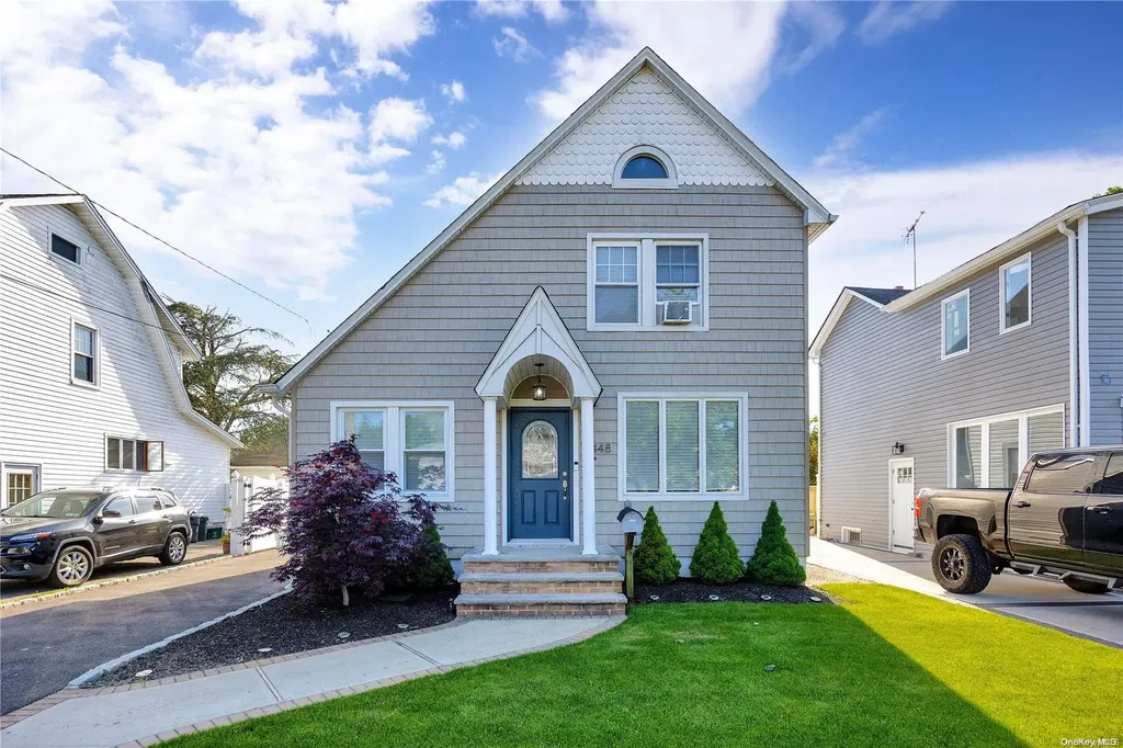 2448 S Saint Marks Avenue Bellmore NY 11710