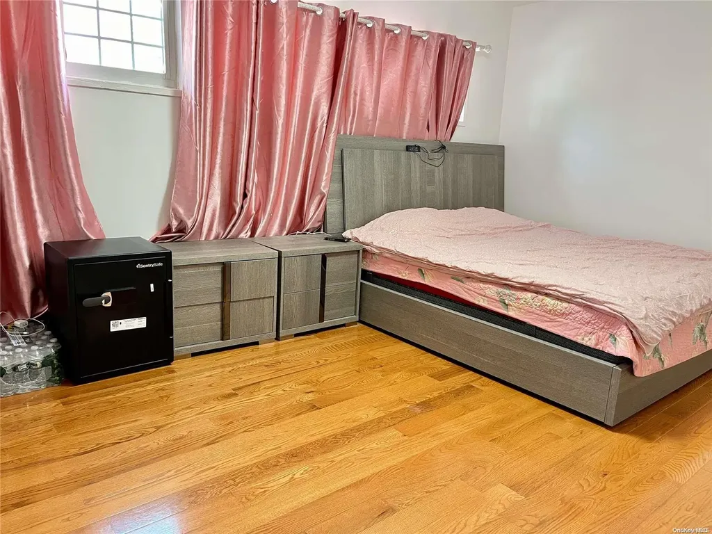 160-05 29th Avenue Flushing NY 11358