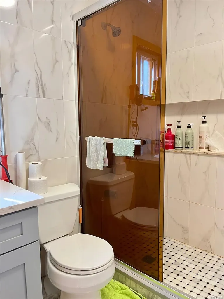 160-05 29th Avenue Flushing NY 11358