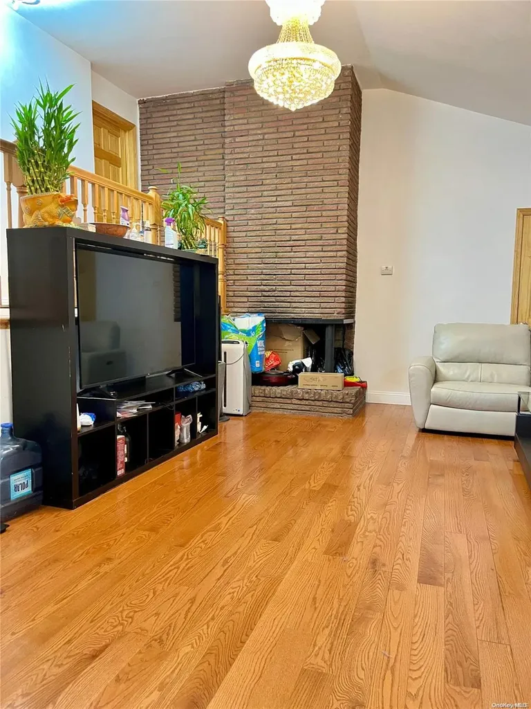 160-05 29th Avenue Flushing NY 11358