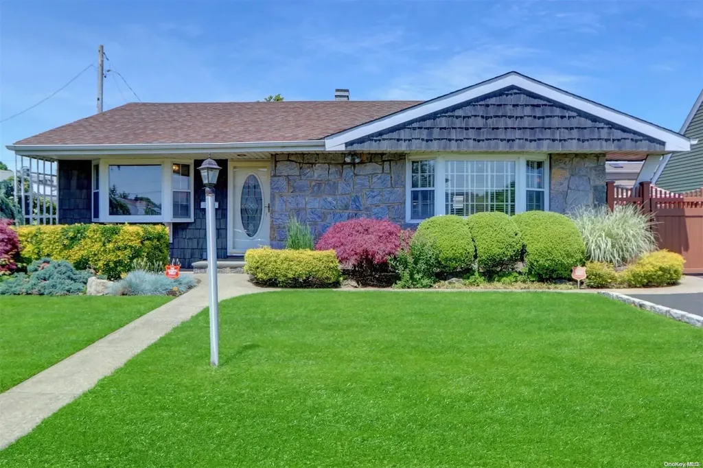 6 Normandy Drive Bethpage NY 11714