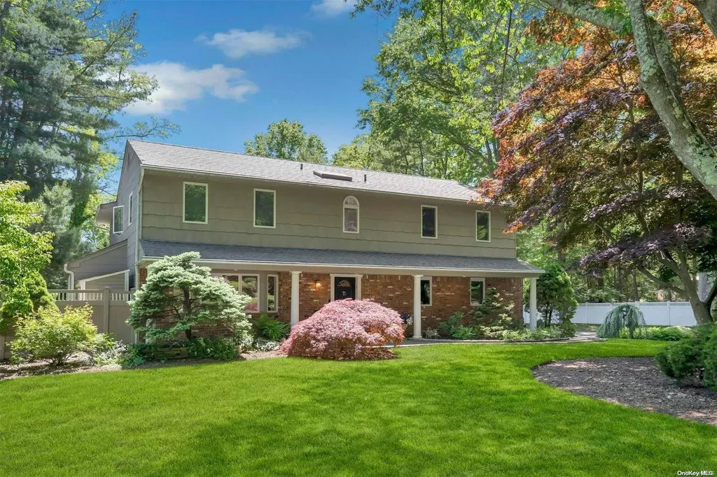 18 Randolph Drive Dix Hills NY 11746