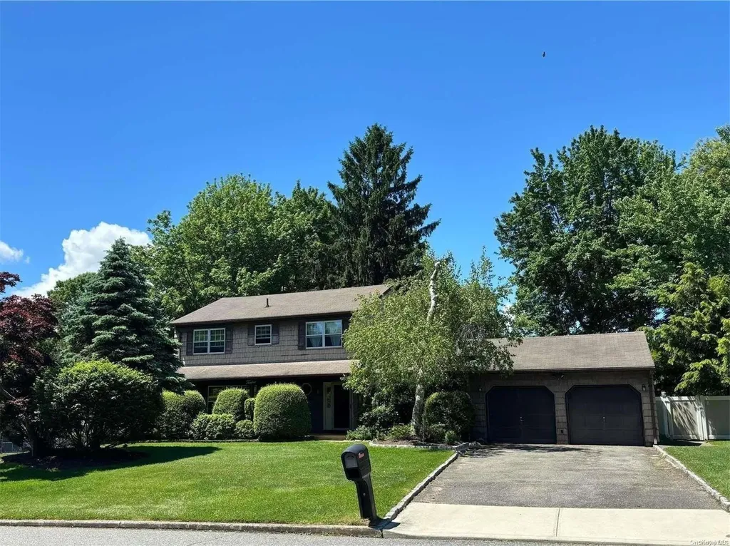 12 Royal Way Shoreham NY 11786