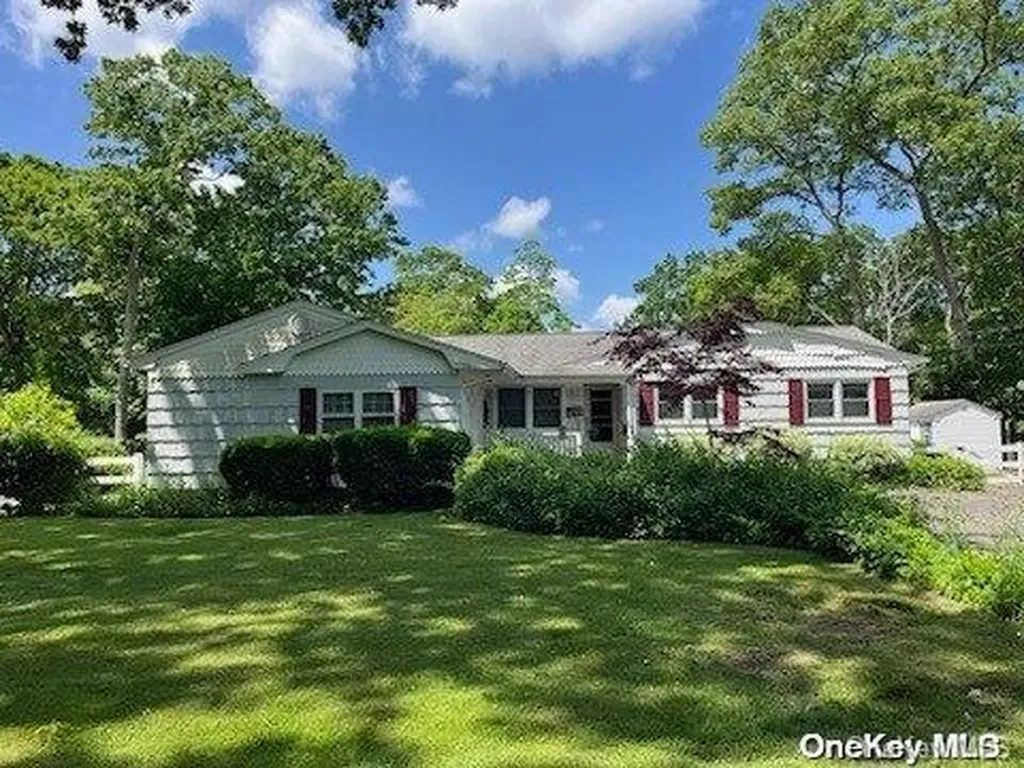 38 Hempstead Drive Sound Beach NY 11789