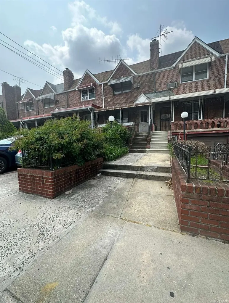 530 E 43rd Street Brooklyn NY 11203