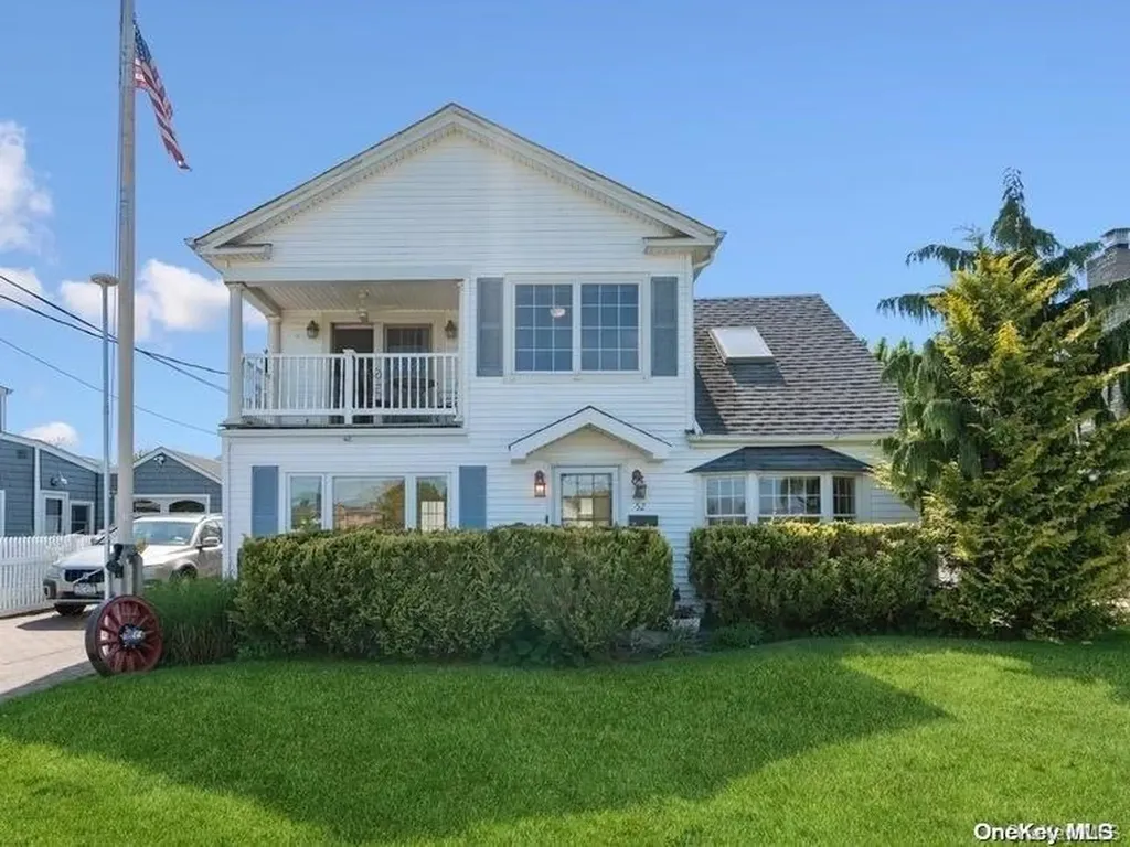 52 Edward Avenue Babylon NY 11702