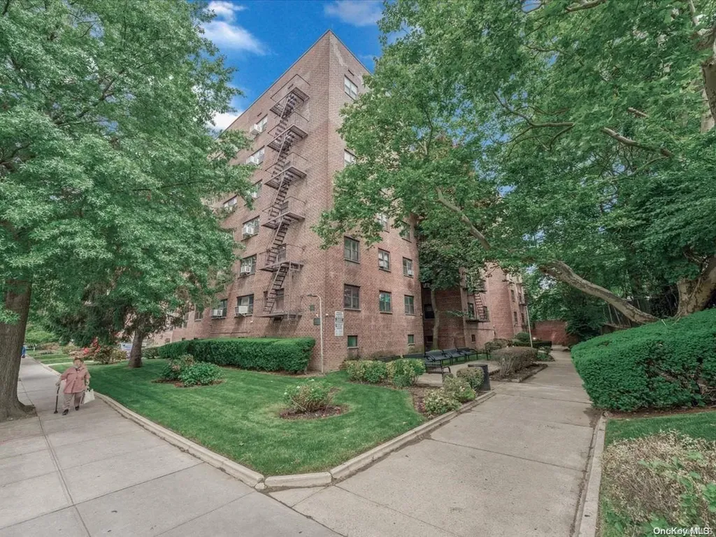 140-21 31st Road Flushing NY 11354