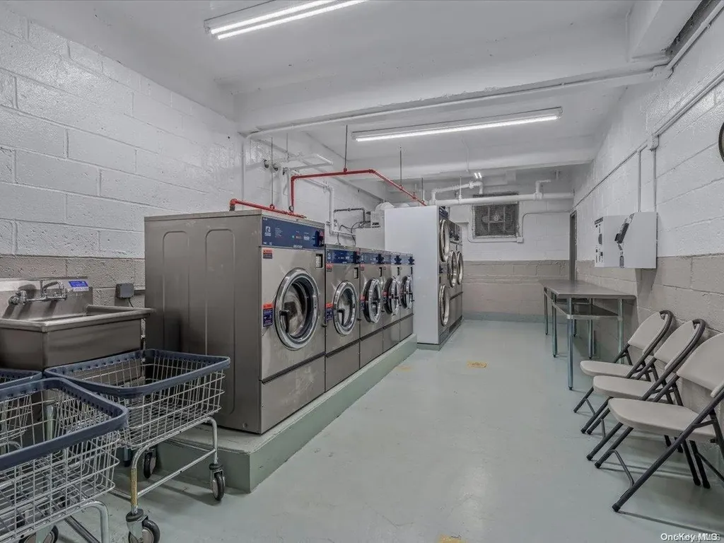 140-21 31st Road Flushing NY 11354