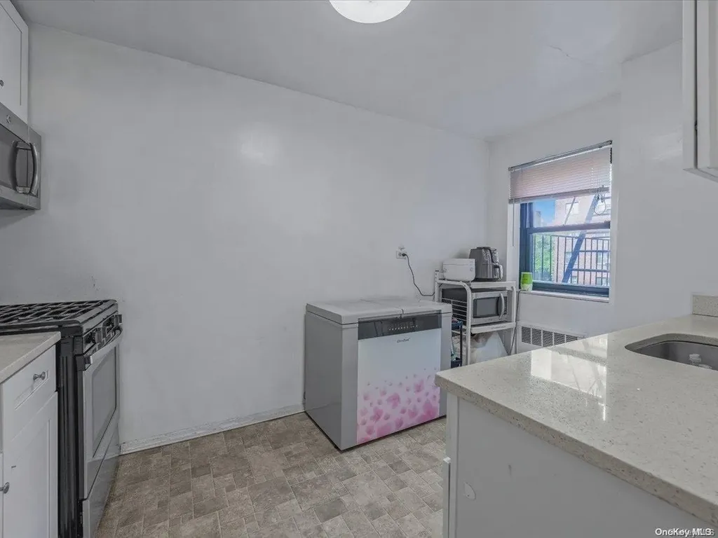 140-21 31st Road Flushing NY 11354