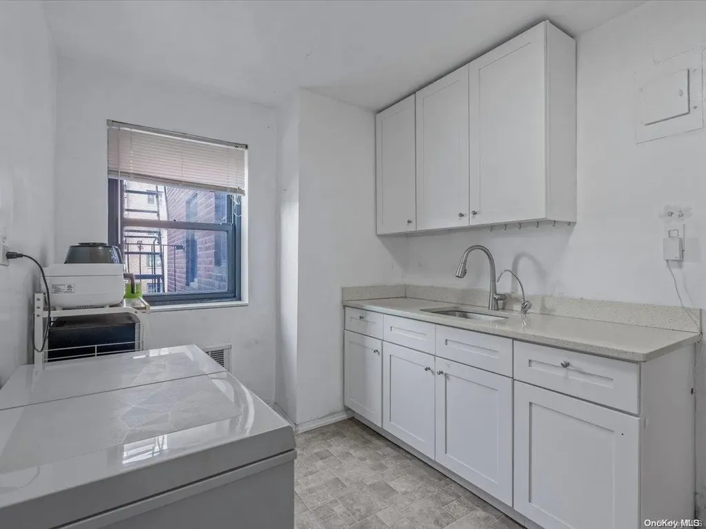 140-21 31st Road Flushing NY 11354