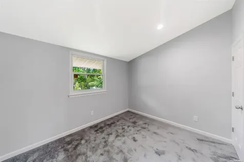 29 Buckskin Lane Selden NY 11784