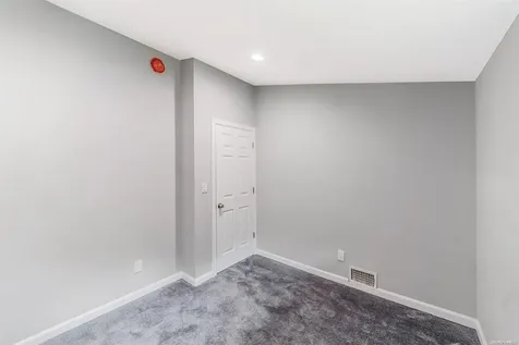 29 Buckskin Lane Selden NY 11784