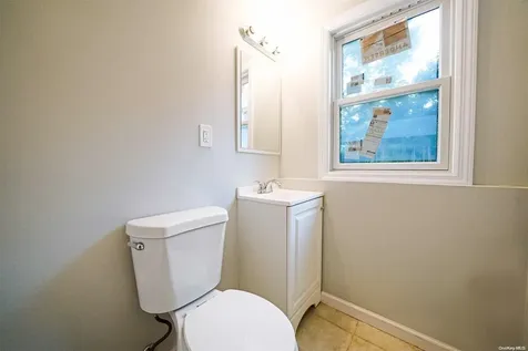 29 Buckskin Lane Selden NY 11784