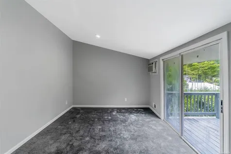 29 Buckskin Lane Selden NY 11784