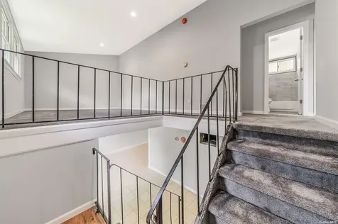 29 Buckskin Lane Selden NY 11784