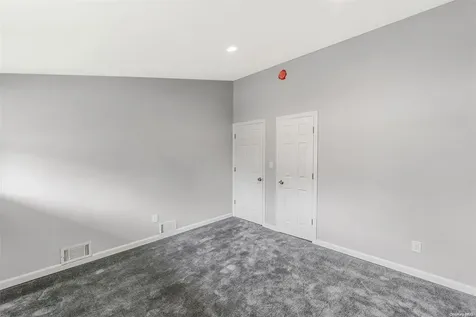 29 Buckskin Lane Selden NY 11784