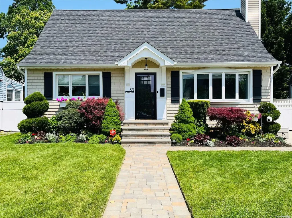 33 Crocus Avenue Merrick NY 11566