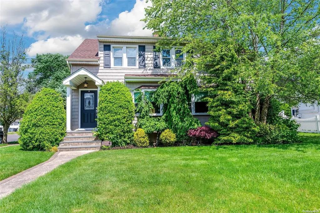 2677 Terrell Avenue Oceanside NY 11572