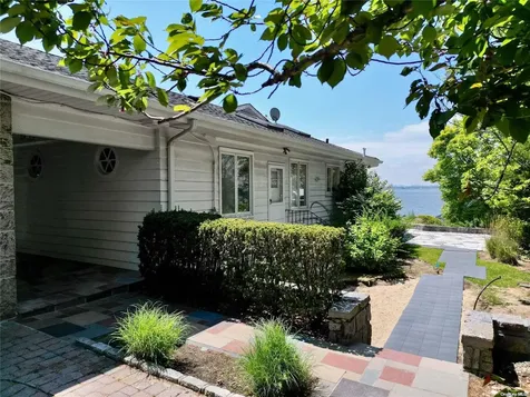 13 Locust Cove Lane Great Neck NY 11024