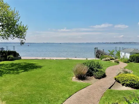 13 Locust Cove Lane Great Neck NY 11024