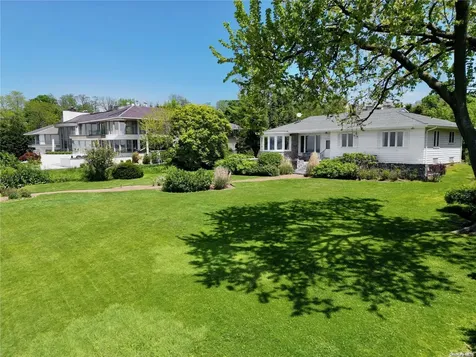 13 Locust Cove Lane Great Neck NY 11024