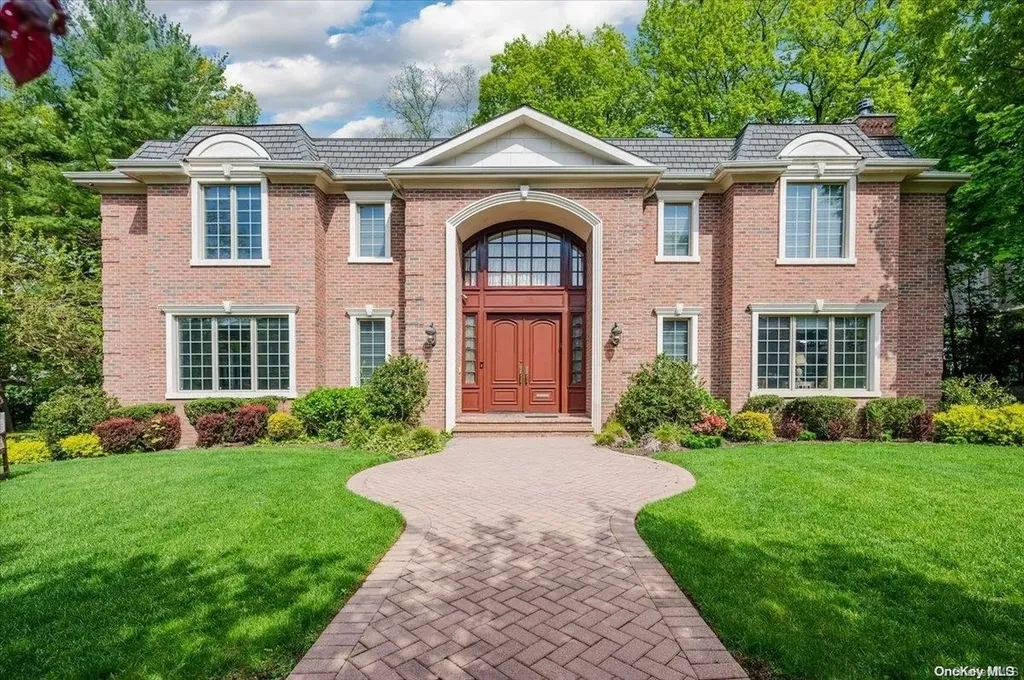 21 Hickory Drive Great Neck NY 11021