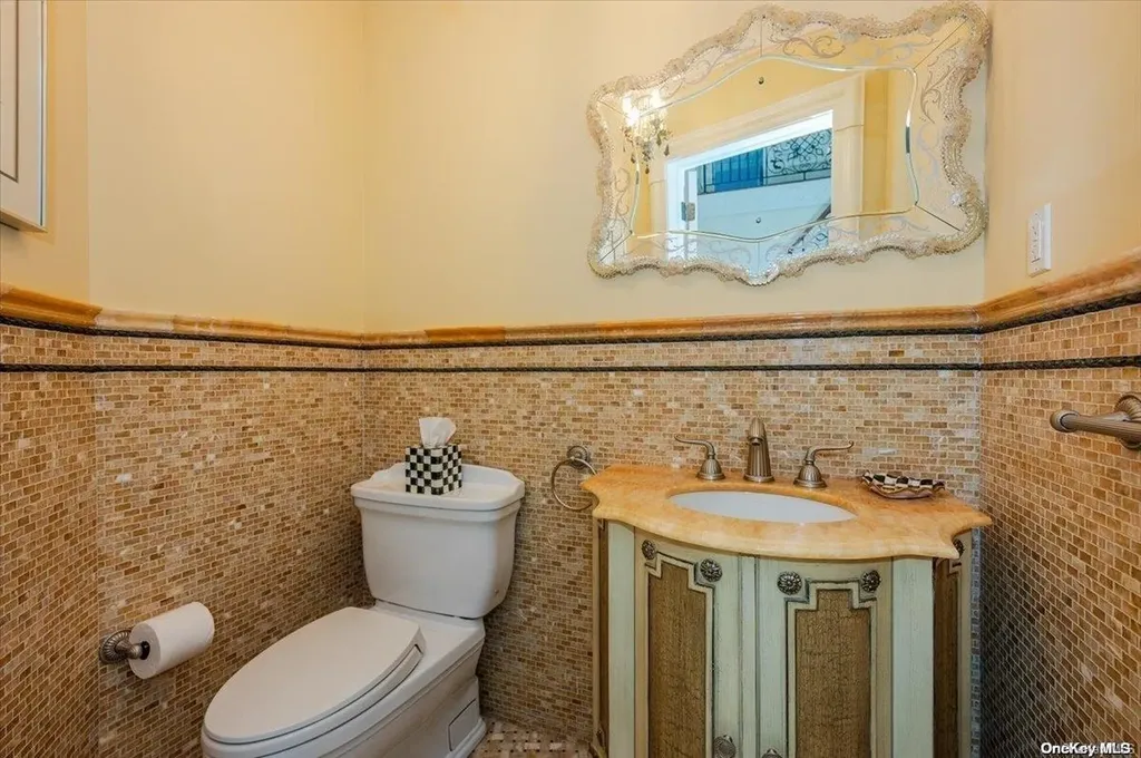21 Hickory Drive Great Neck NY 11021
