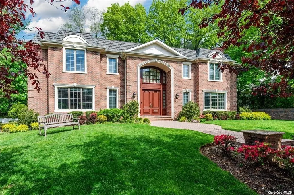 21 Hickory Drive Great Neck NY 11021