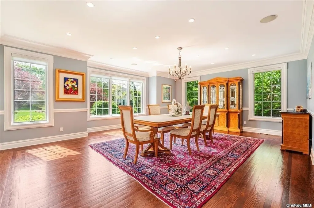 21 Hickory Drive Great Neck NY 11021