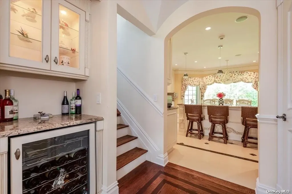 21 Hickory Drive Great Neck NY 11021