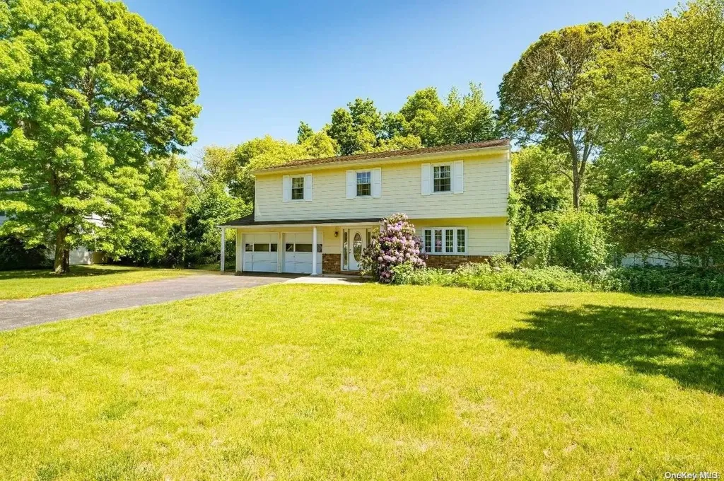 293 Bow Drive Hauppauge NY 11788