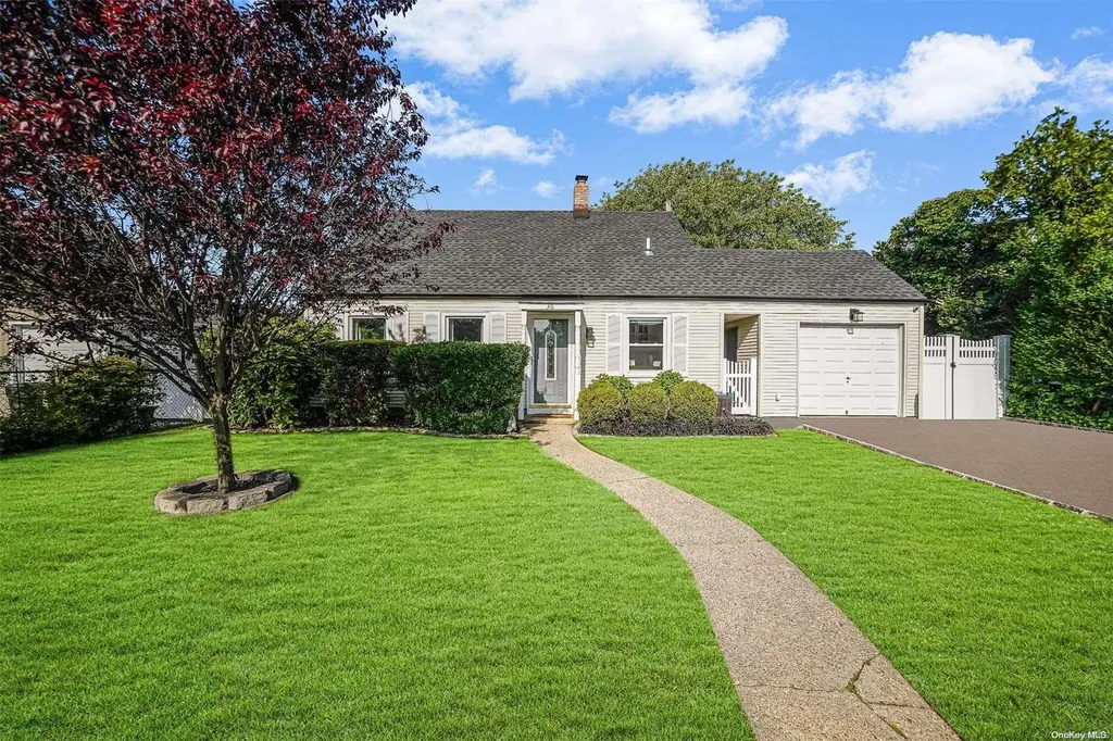 36 Anchor Lane Levittown NY 11756