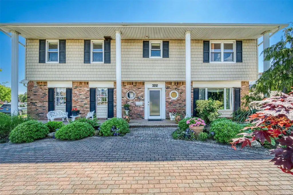 3212 Lee Place Bellmore NY 11710