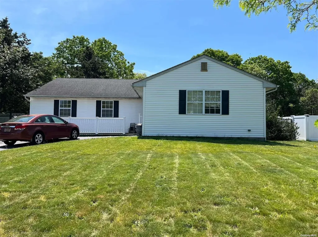 39 Sundown Drive Bellport NY 11713