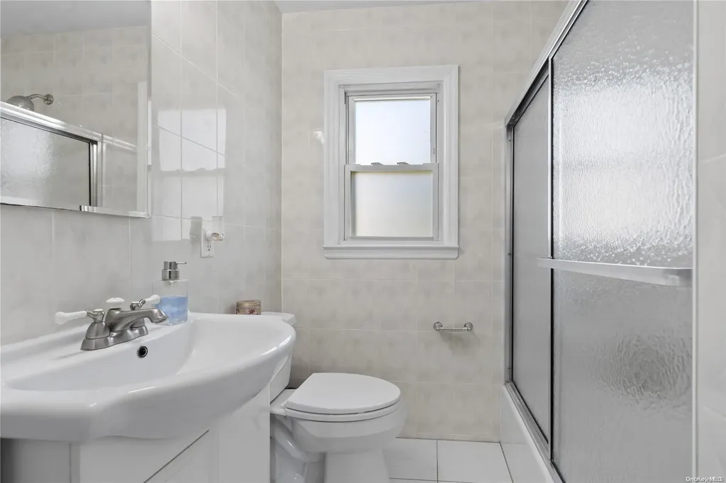 402 Wilson Boulevard Mineola NY 11501
