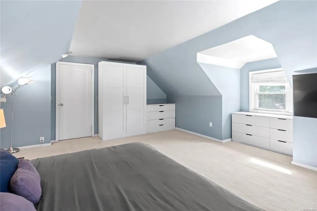 402 Wilson Boulevard Mineola NY 11501
