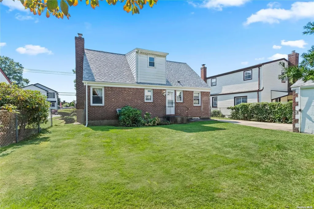 402 Wilson Boulevard Mineola NY 11501