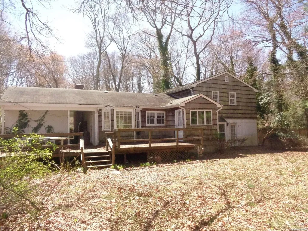 18 Howard Street Wading River NY 11792