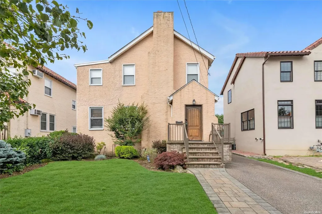 254 Bayview Avenue Merrick NY 11566