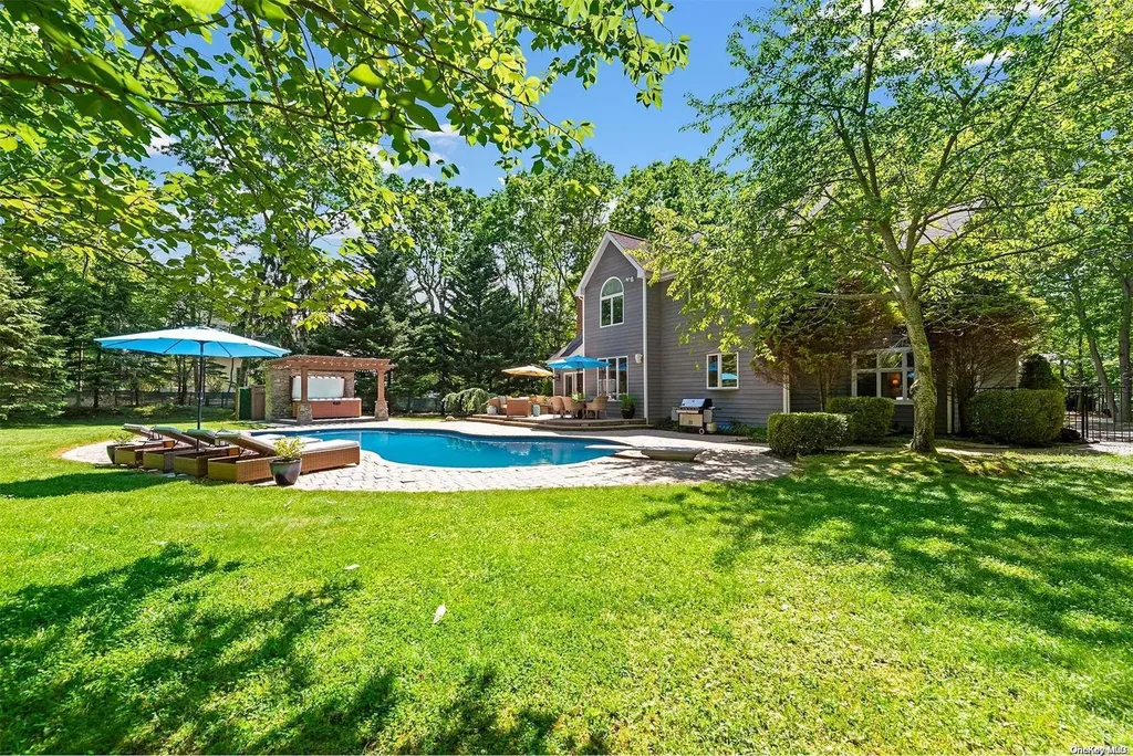 548 Ruggs Path Sag Harbor NY 11963